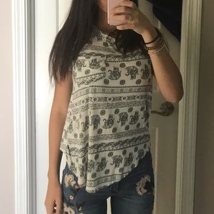 Cute elephant tee, only worn once.